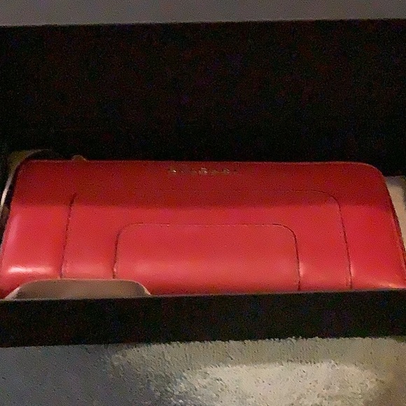 Authentic Excellent Condition Bvlgari Red Leather Wallet w/Inclusions - Picture 2 of 8